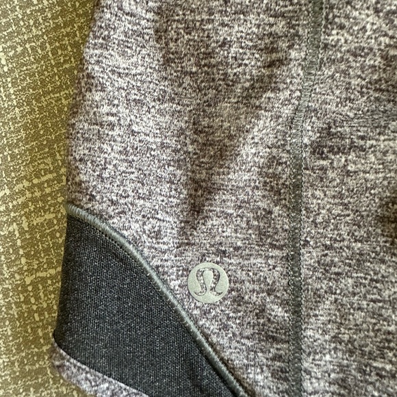 Lululemon Women's Heather Gray Hotty Hot  Athletic Shorts - Picture 5 of 9